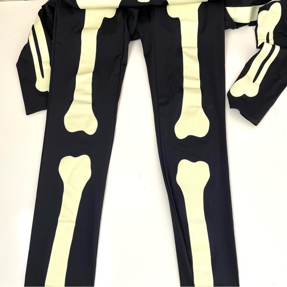 Leg Avenue Glow In The Dark Skeleton Bodysuit Halloween Costume - Picture 12 of 15